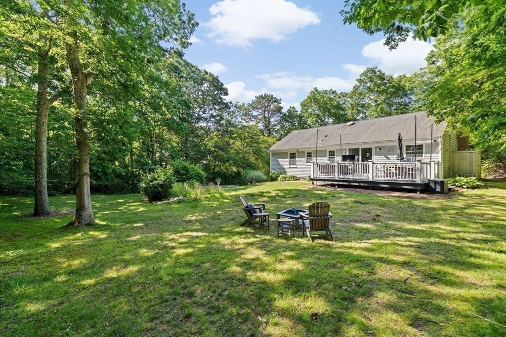 15 Surrey Ln
