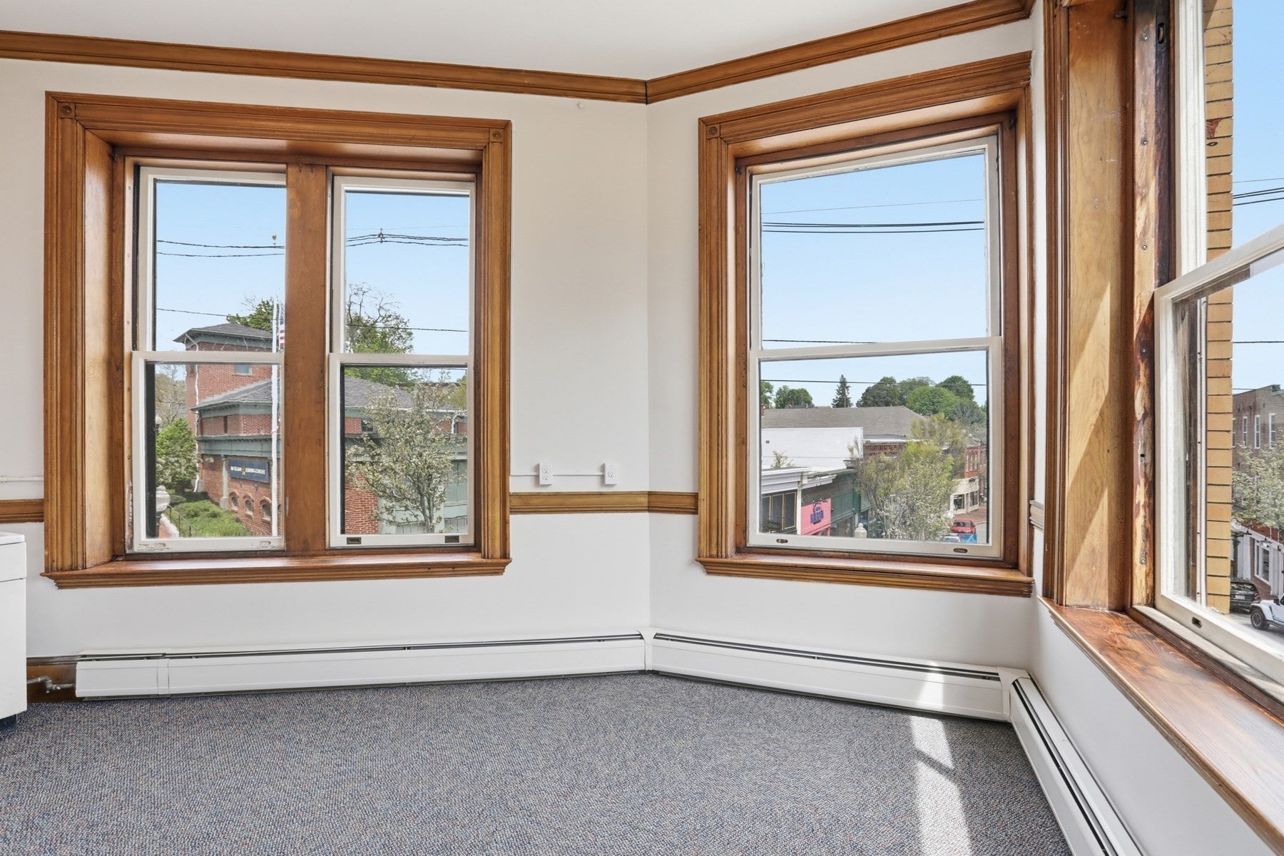 45 Main St 6