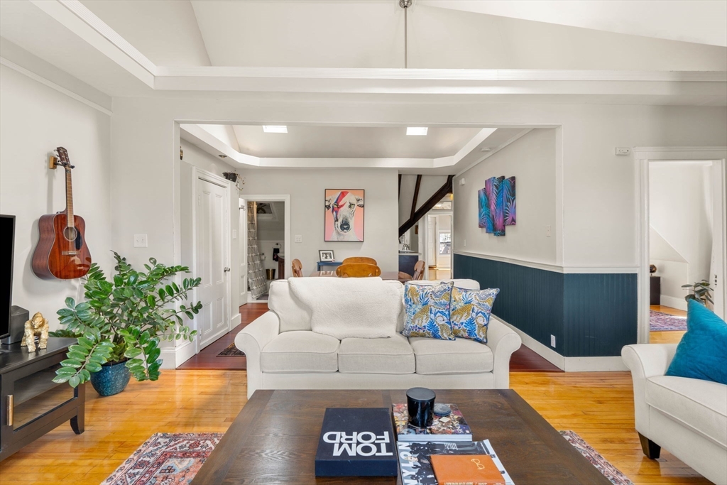 405 Main Street 5