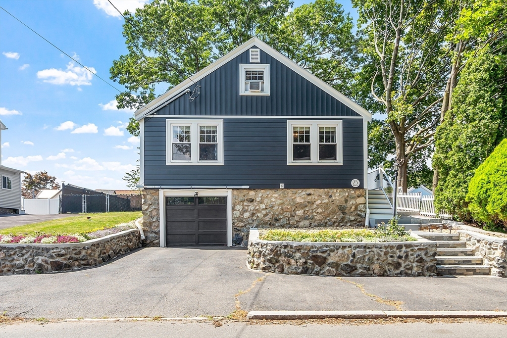 25 Roanoke St