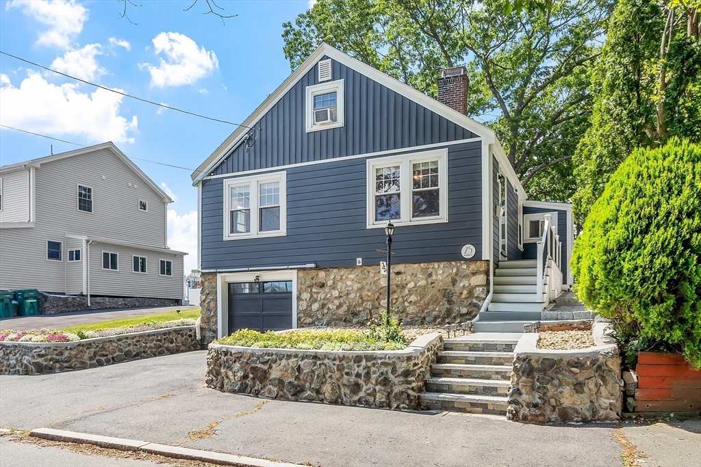 25 Roanoke St