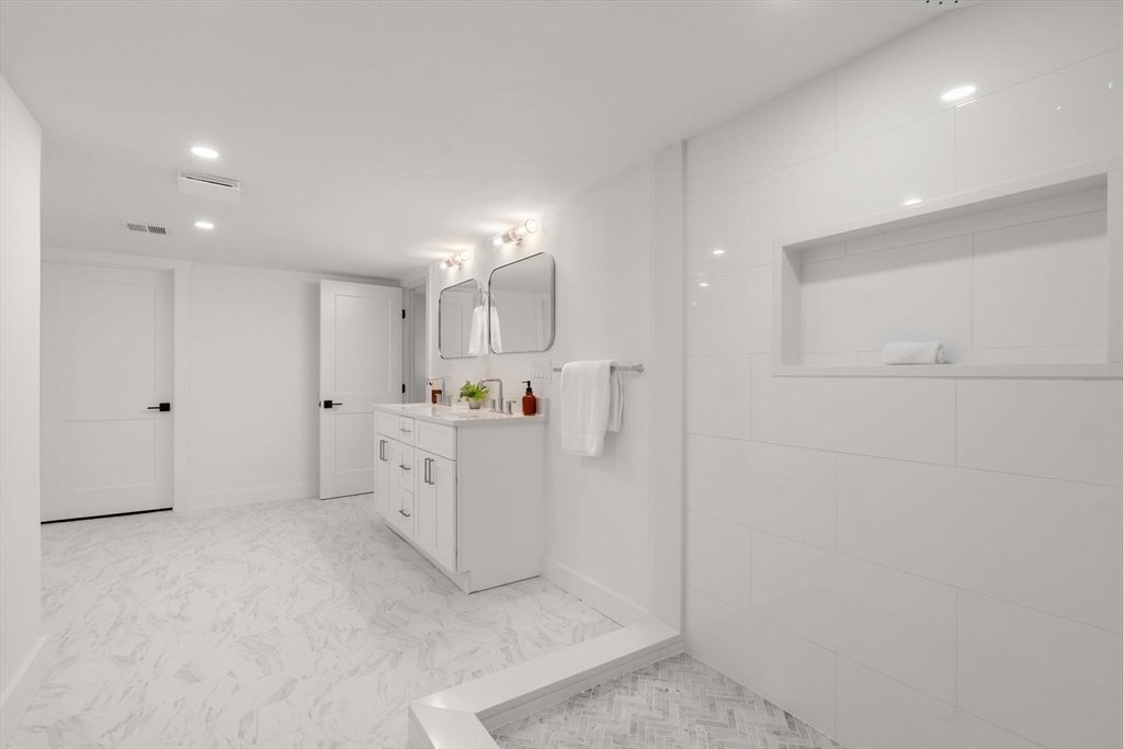 220 Sycamore Street #1, Watertown, MA, 220 Sycamore Street #1, Watertown, MA Photo #26