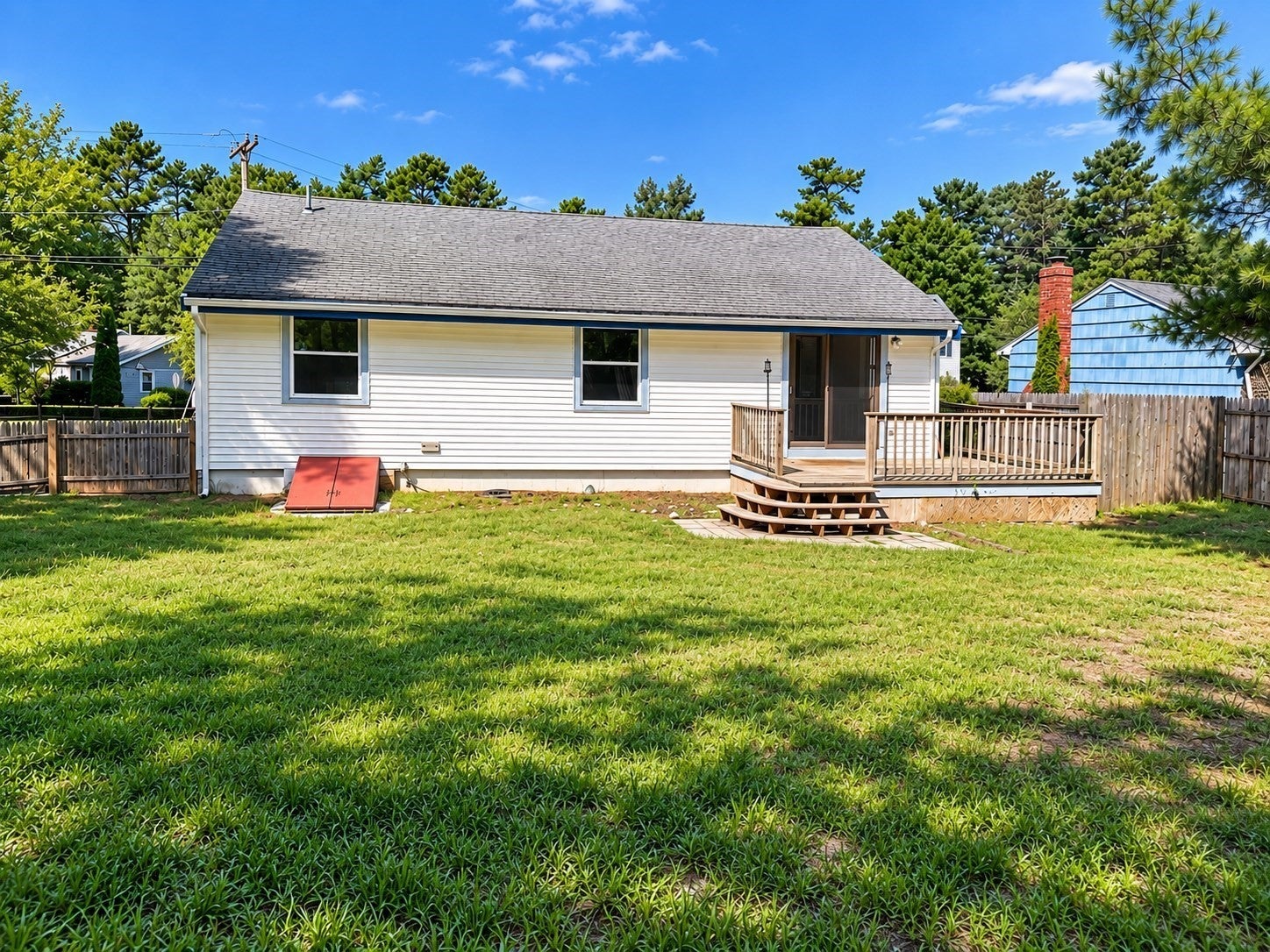 111 Wareham Lake Shore Dr, Wareham MA 02571