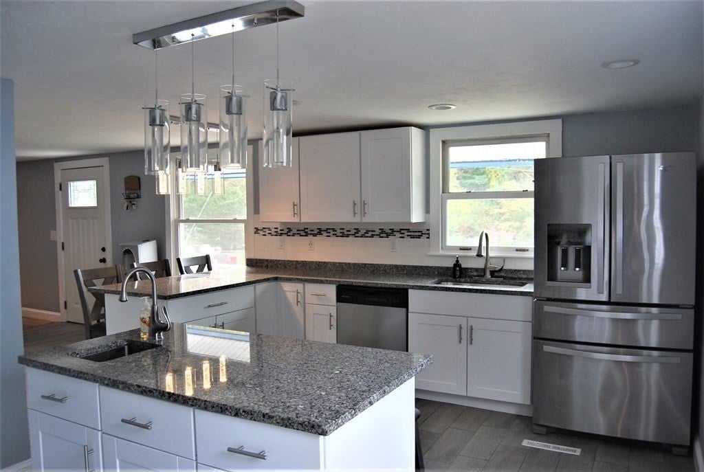 111 Wareham Lake Shore Dr