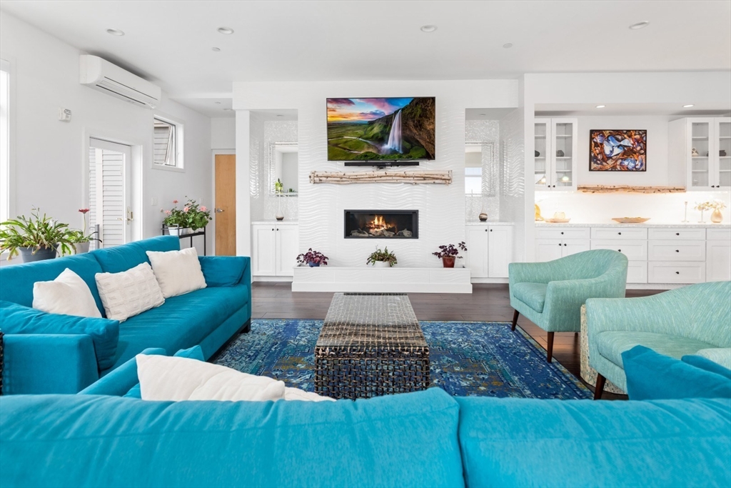 123 Main C