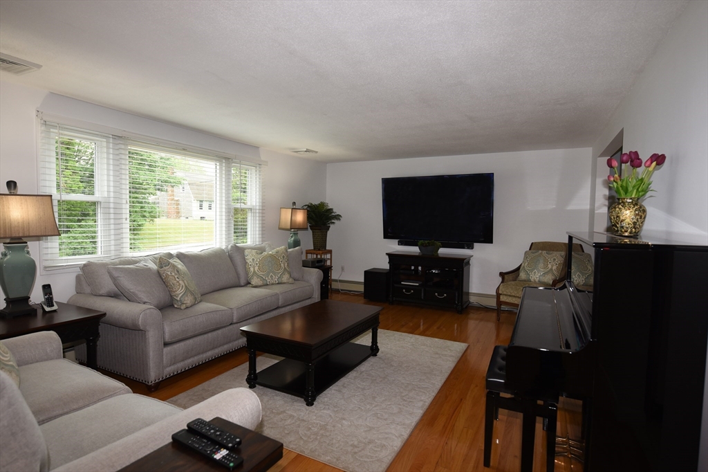41 Constantine Dr