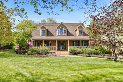 5 Campbell Rd Middleton MA 01949