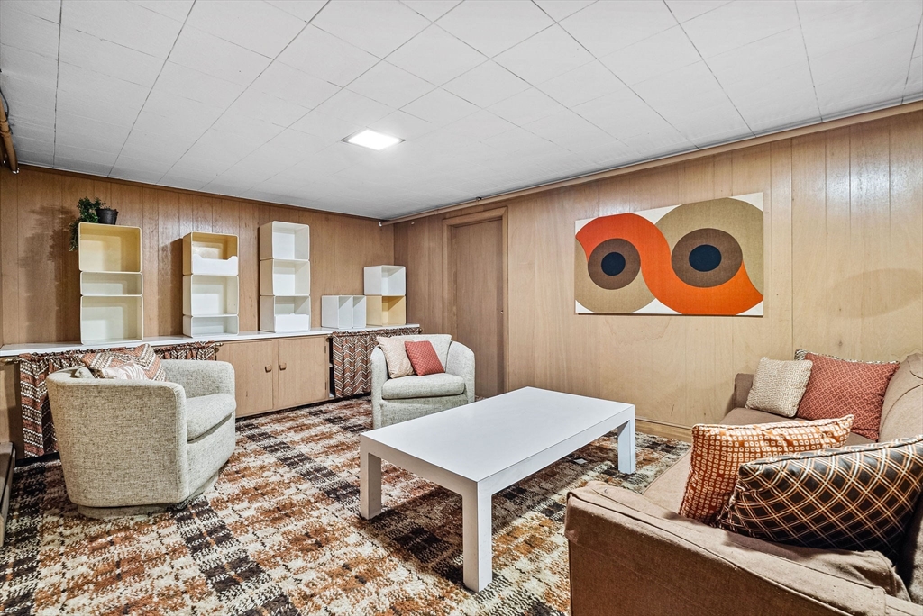 Needham, Massachusetts 02494, United States, 3 Bedrooms Bedrooms, ,1 BathroomBathrooms,Residential,Pending,100342