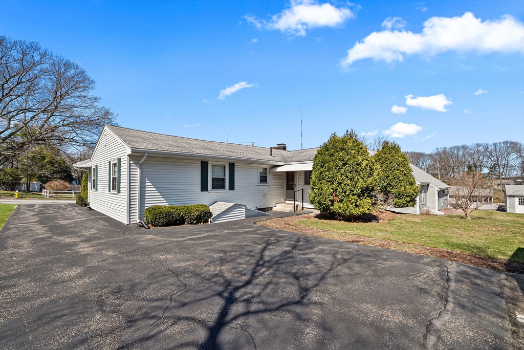 Needham, Massachusetts 02494, United States, 3 Bedrooms Bedrooms, ,1 BathroomBathrooms,Residential,Pending,100342