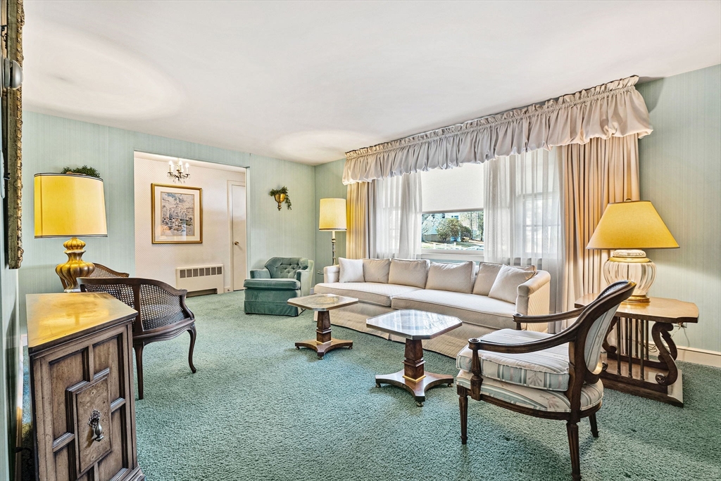 Needham, Massachusetts 02494, United States, 3 Bedrooms Bedrooms, ,1 BathroomBathrooms,Residential,Pending,100342