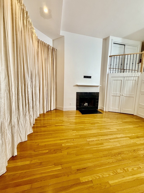 328 Dartmouth St 8