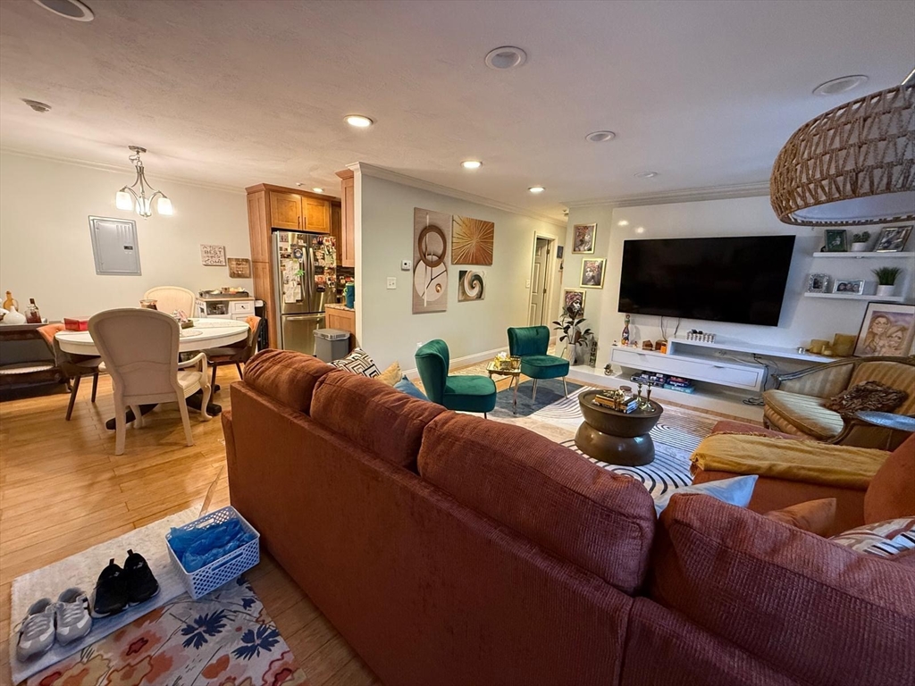 271 Boston Post Rd 7