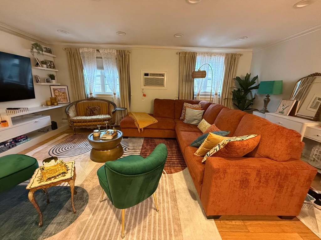 271 Boston Post Rd 7