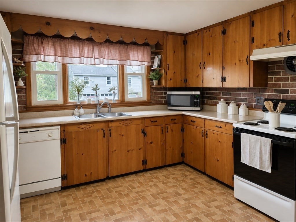 11 Sunnyside Terrace, Grafton, MA, 11 Sunnyside Terrace, Grafton, MA Photo #7