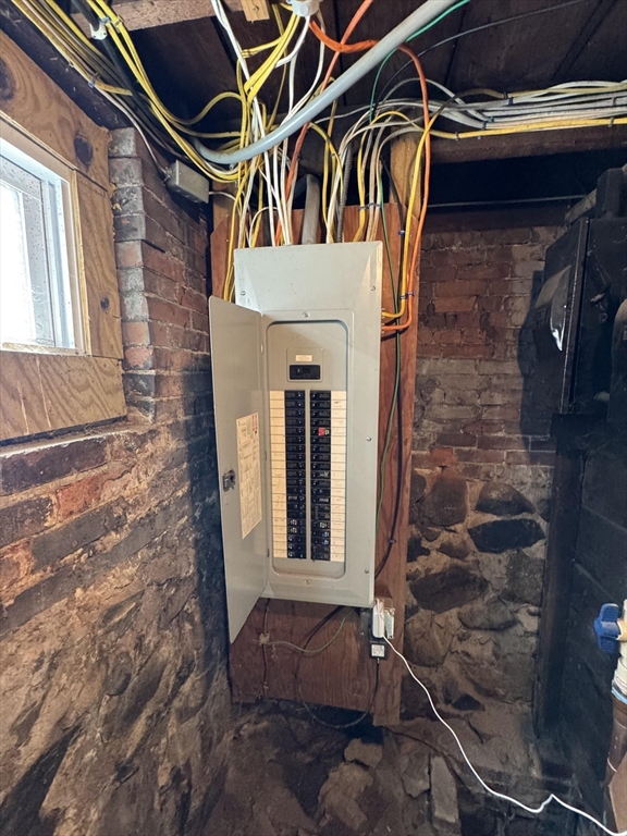 Attleboro, Massachusetts 02703, United States, 14 Bedrooms Bedrooms, ,5 BathroomsBathrooms,Residential,Active,151046