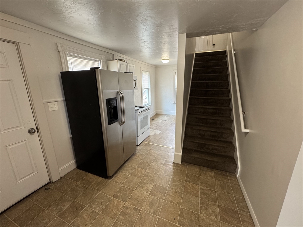 Attleboro, Massachusetts 02703, United States, 14 Bedrooms Bedrooms, ,5 BathroomsBathrooms,Residential,Active,151046