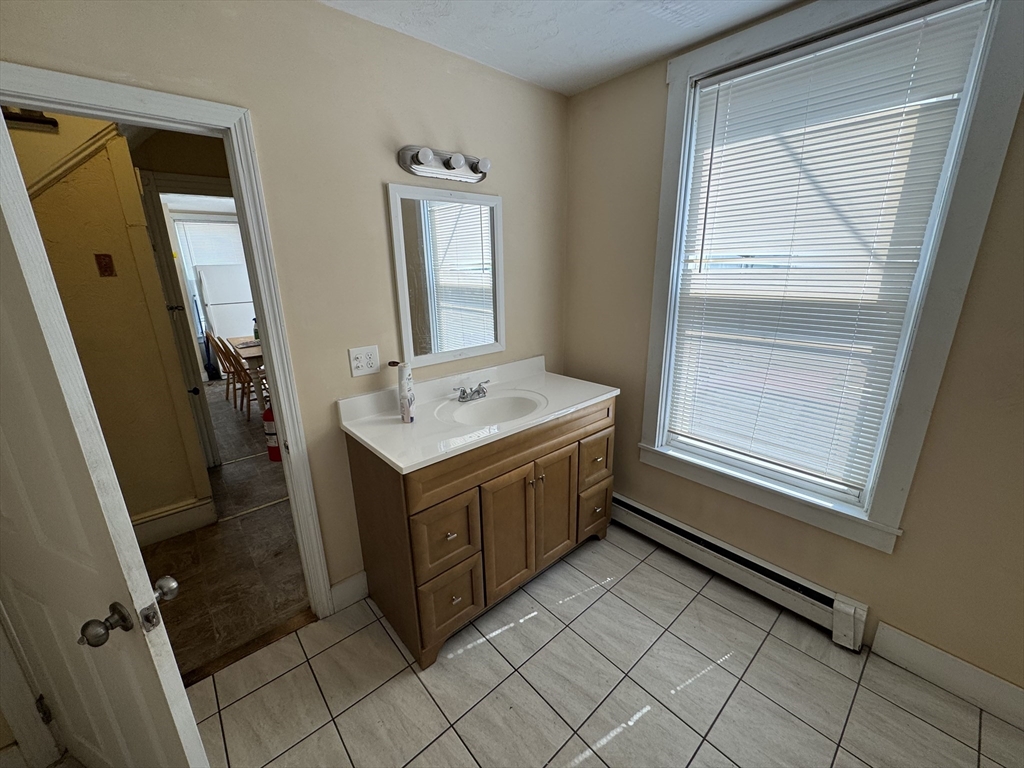 Attleboro, Massachusetts 02703, United States, 14 Bedrooms Bedrooms, ,5 BathroomsBathrooms,Residential,Active,151046