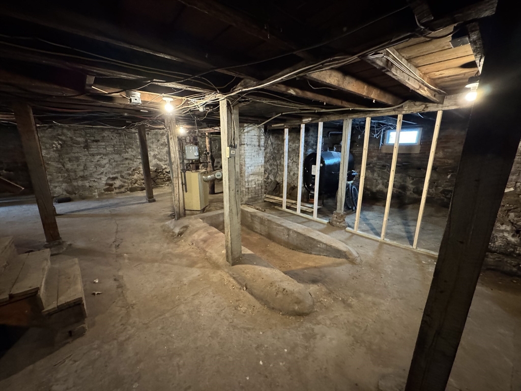 Attleboro, Massachusetts 02703, United States, 14 Bedrooms Bedrooms, ,5 BathroomsBathrooms,Residential,Active,151046