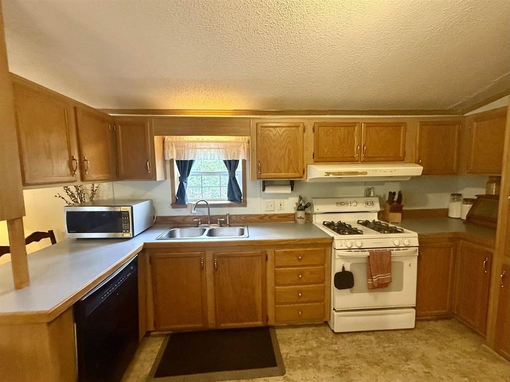 90 Merriam Hill Road 2