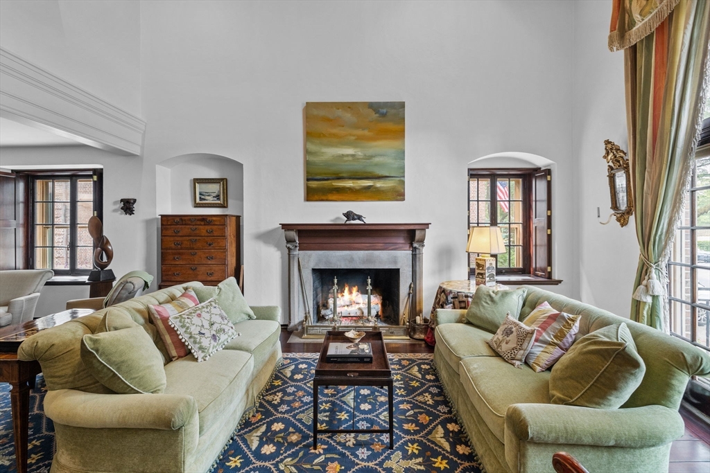 1 West Hill Place