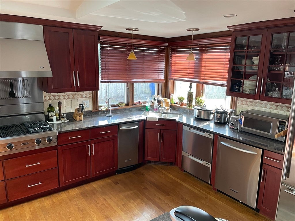 19 Brae Burn Road, Milton, MA Photo #2