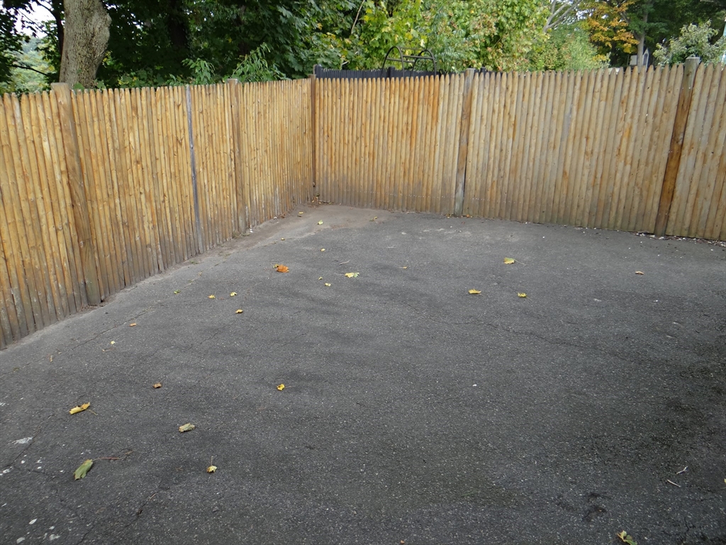 Saugus, Massachusetts 01906, United States, 3 Bedrooms Bedrooms, ,1 BathroomBathrooms,Residential,Pending,40137