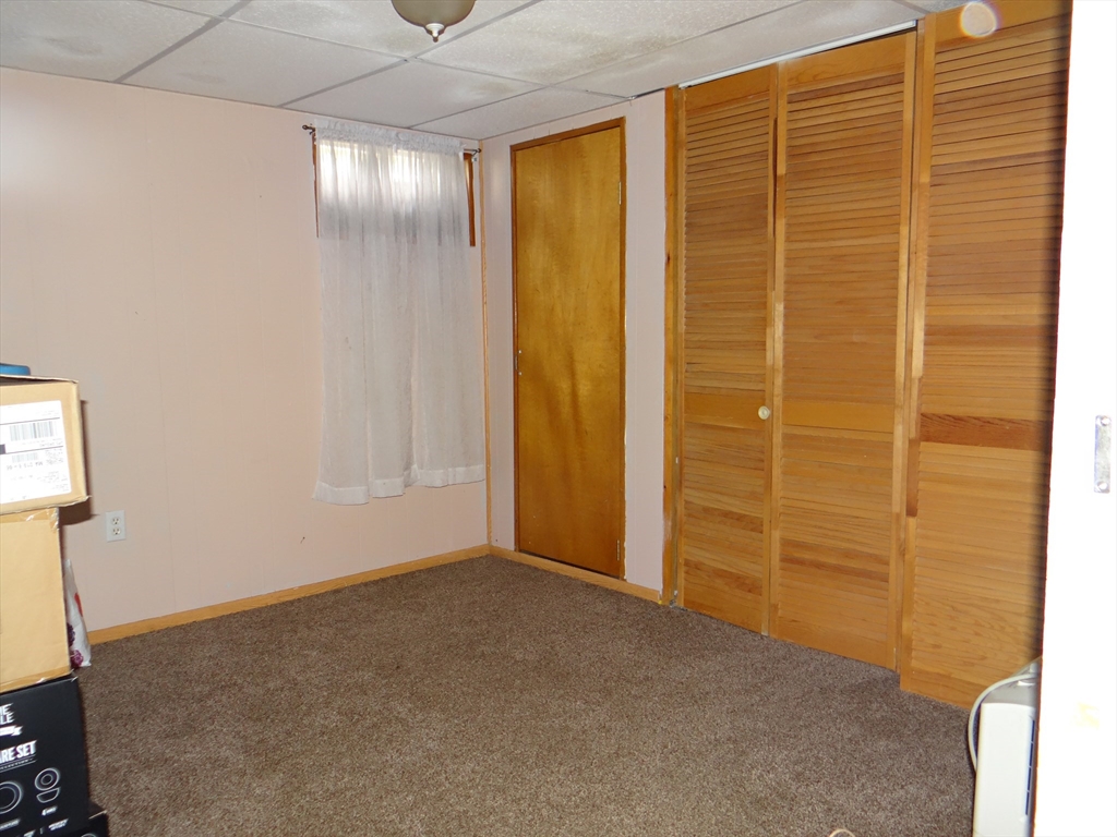 Saugus, Massachusetts 01906, United States, 3 Bedrooms Bedrooms, ,1 BathroomBathrooms,Residential,Pending,40137