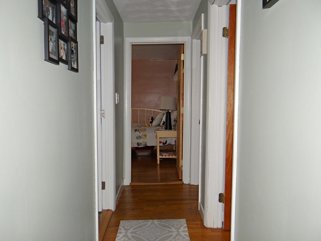 Saugus, Massachusetts 01906, United States, 3 Bedrooms Bedrooms, ,1 BathroomBathrooms,Residential,Pending,40137