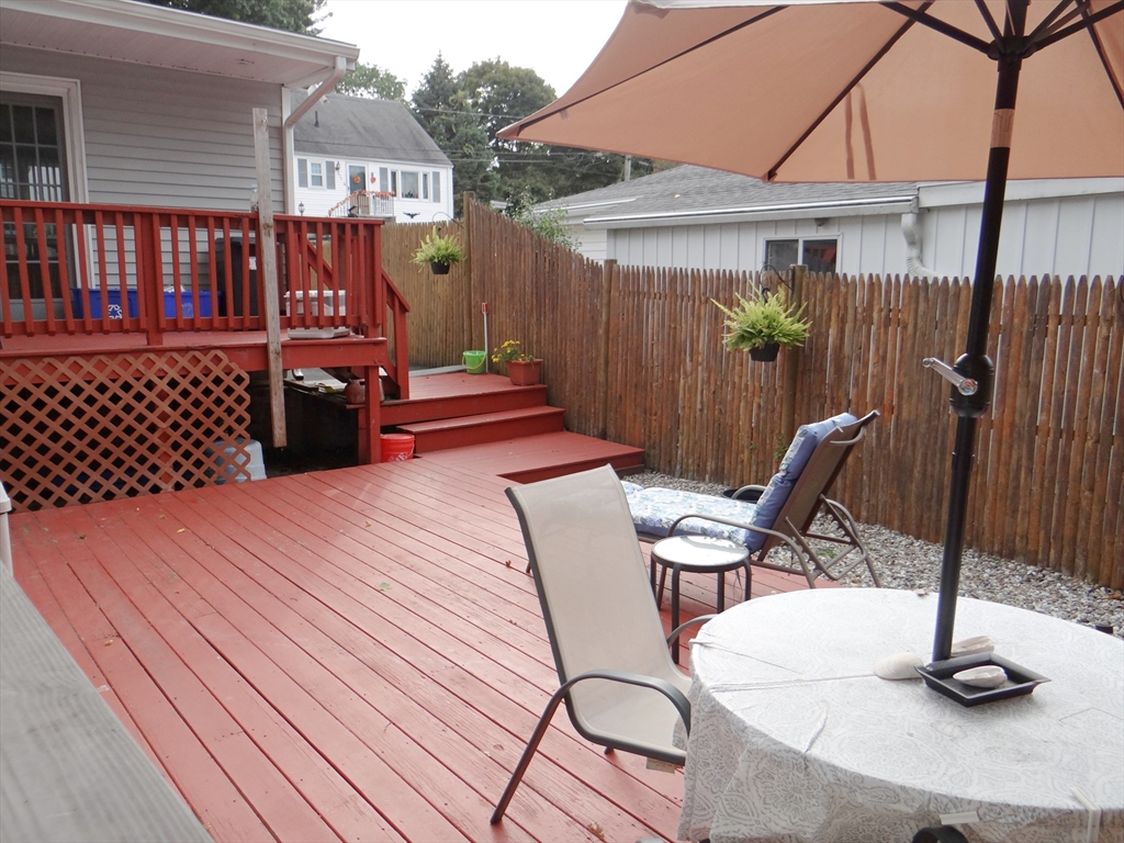 Saugus, Massachusetts 01906, United States, 3 Bedrooms Bedrooms, ,1 BathroomBathrooms,Residential,Pending,40137