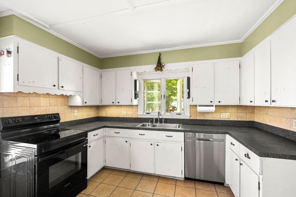 24 Vernon St, Haverhill, MA, 24 Vernon St, Haverhill, MA Photo #15