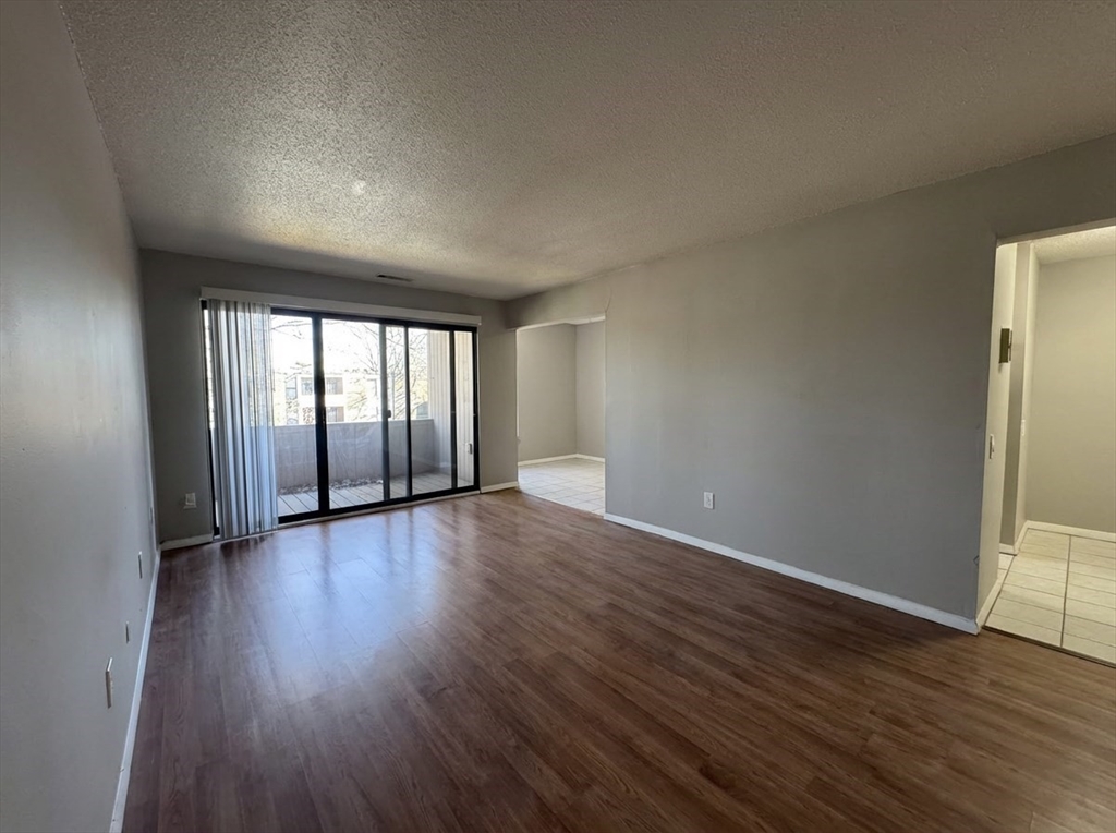 68 Shrewsbury Green Dr J