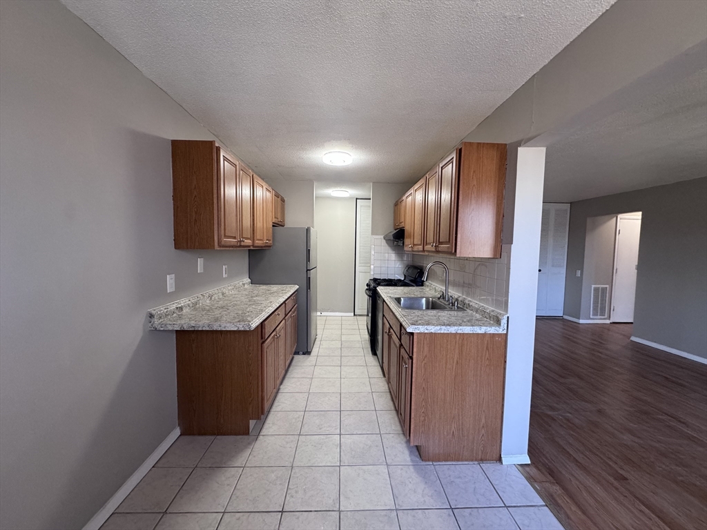 68 Shrewsbury Green Dr J