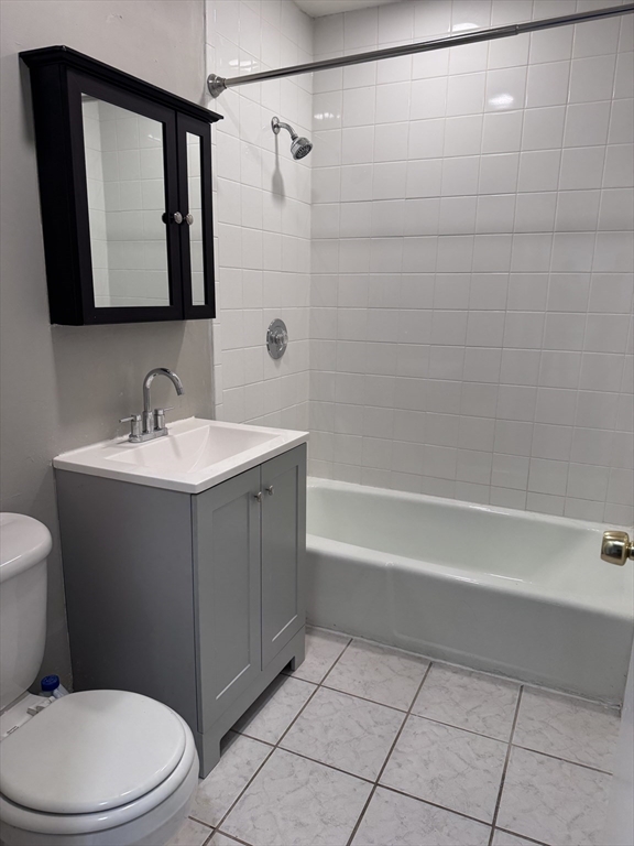 68 Shrewsbury Green Dr J