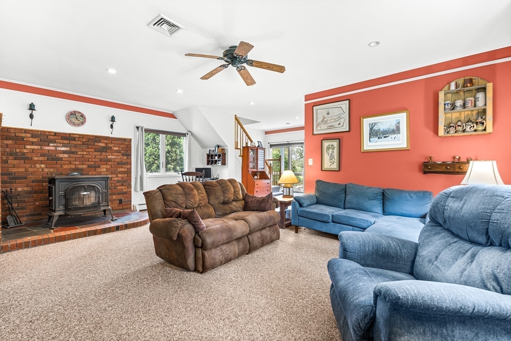 233 Lakeshore Dr