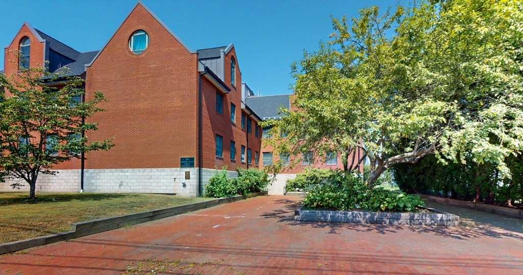 62 E Central St 305