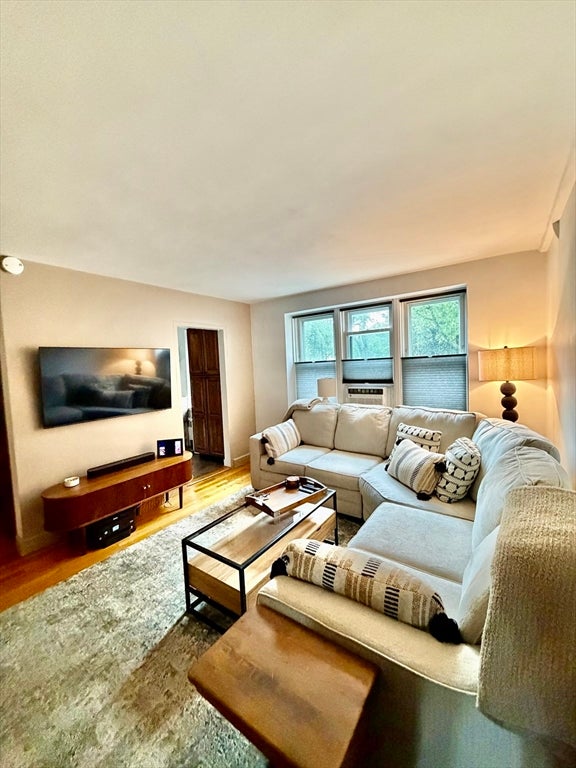 Click for 145 Farragut RD #1, Boston, MA slideshow