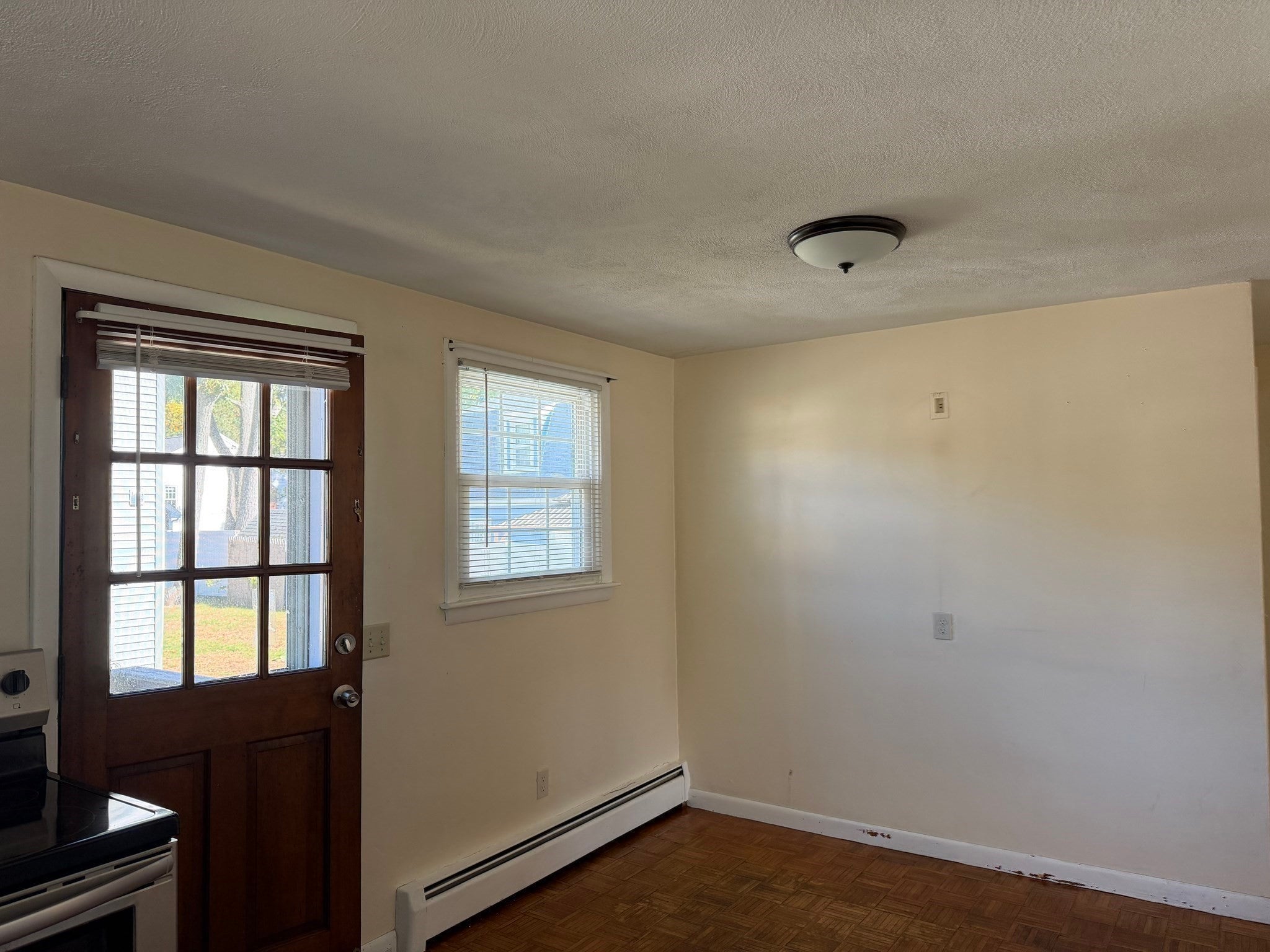 387 Mendon Rd, Attleboro, MA Photo #3