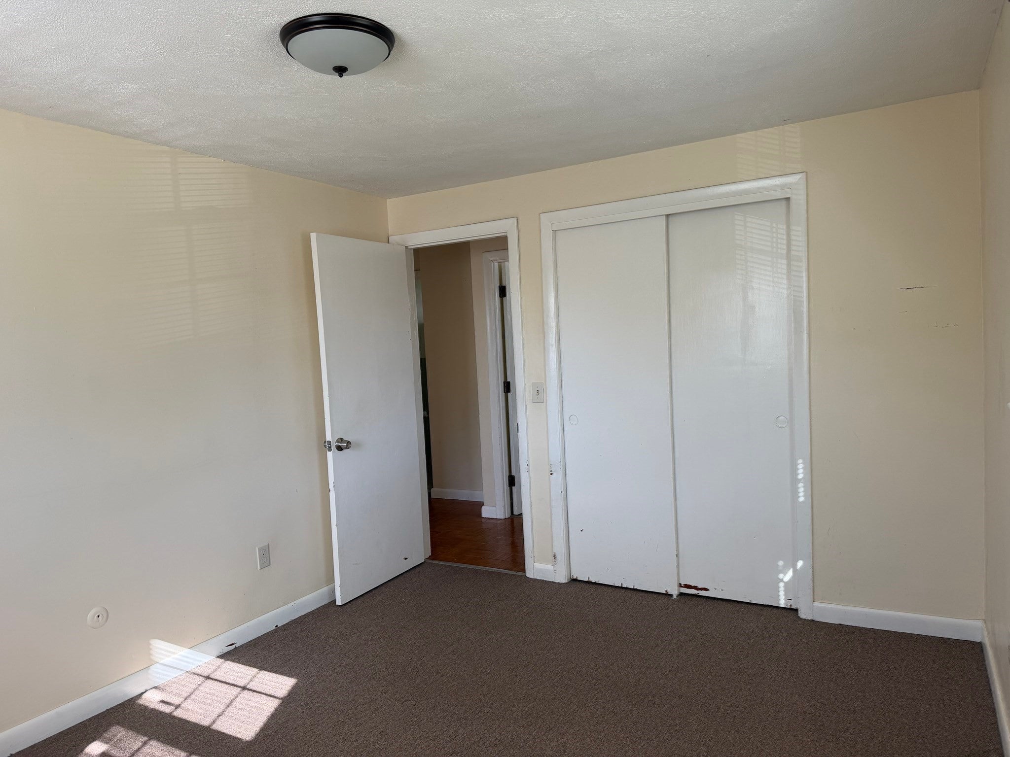 387 Mendon Rd, Attleboro, MA Photo #8