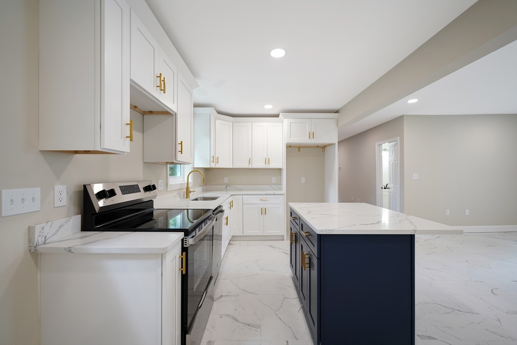 41 Adams St