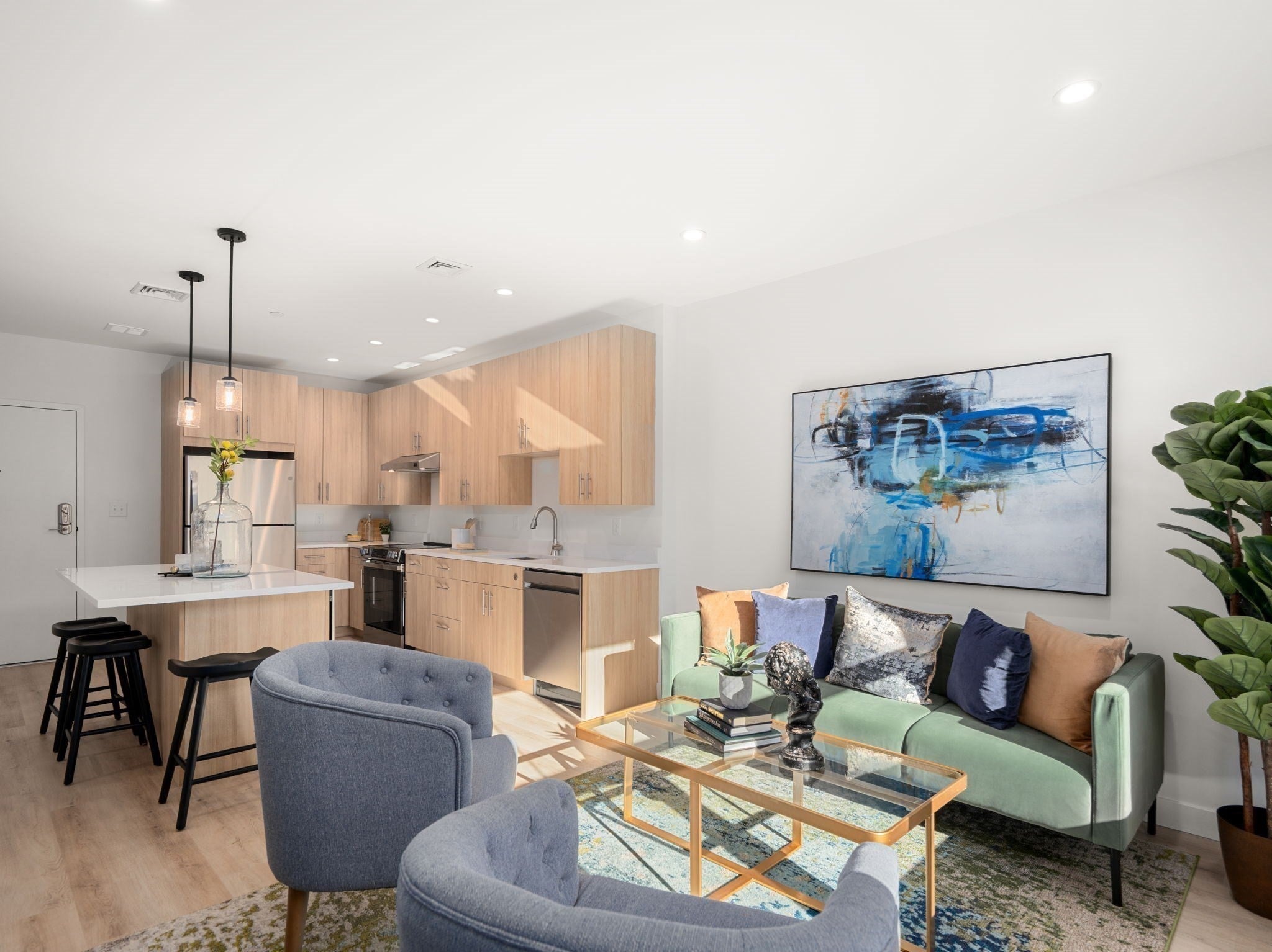 1151 Walnut 407