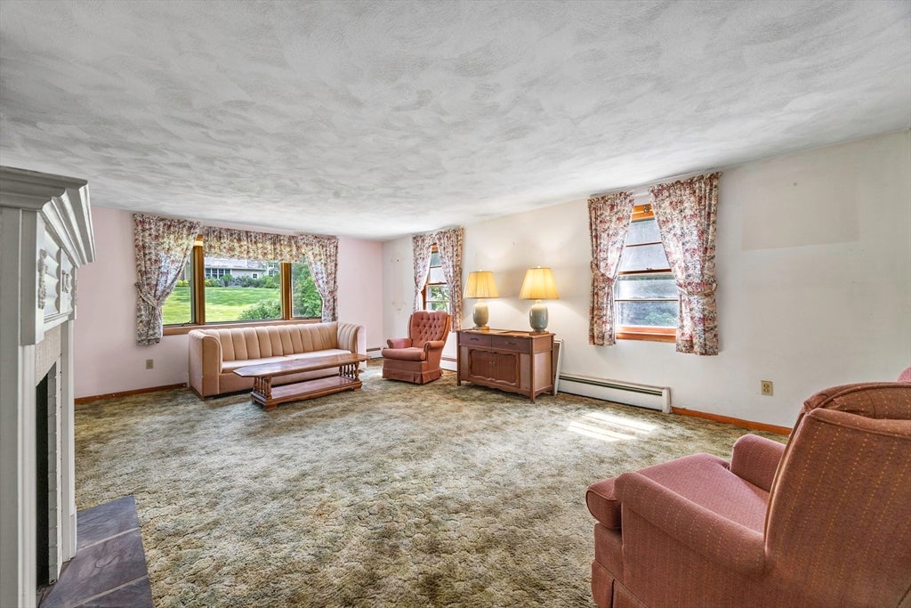 20 S Sycamore Knls, South Hadley, MA Photo #10