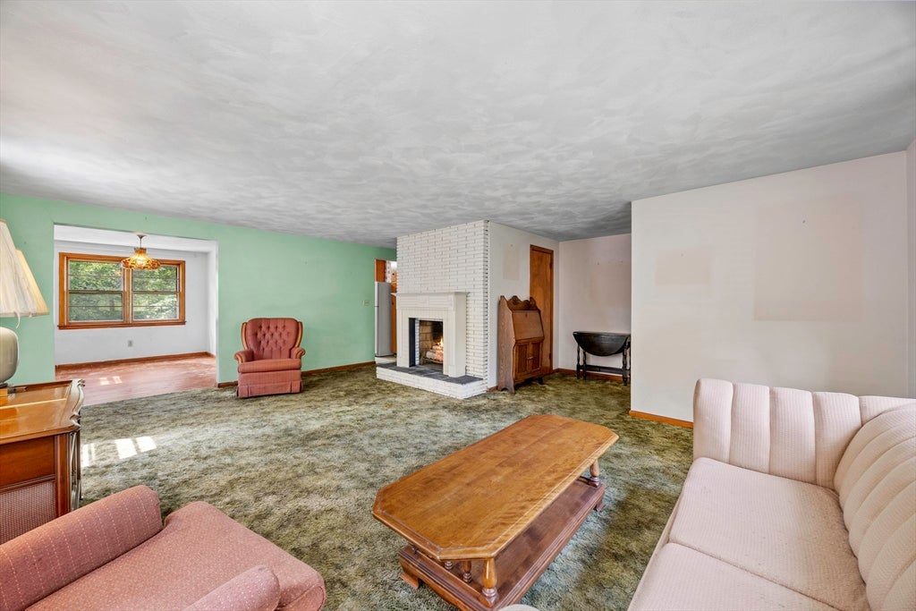 20 S Sycamore Knls, South Hadley, MA Photo #9