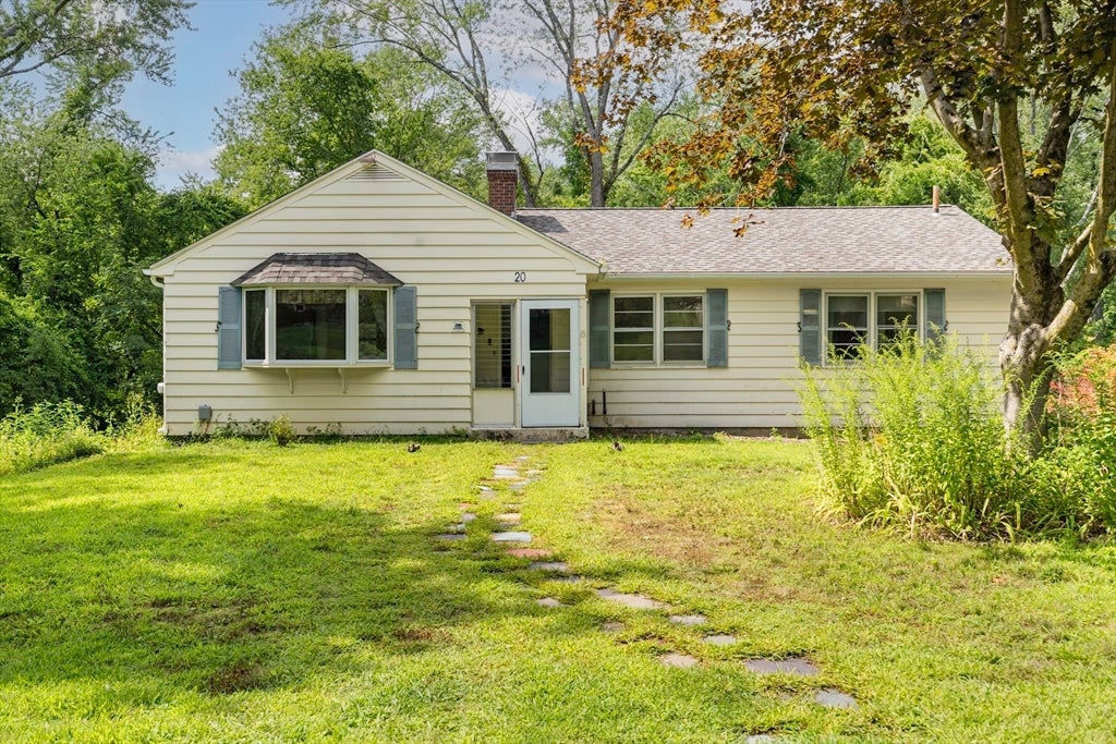 Photo of 20 S Sycamore Knls, South Hadley, MA