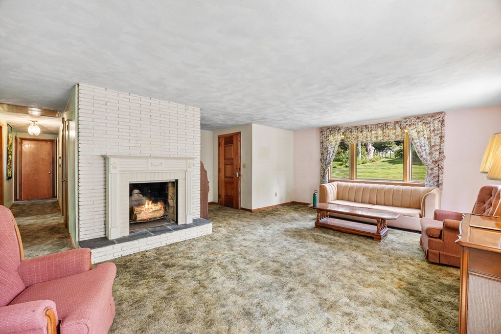 20 S Sycamore Knls, South Hadley, MA Photo #6