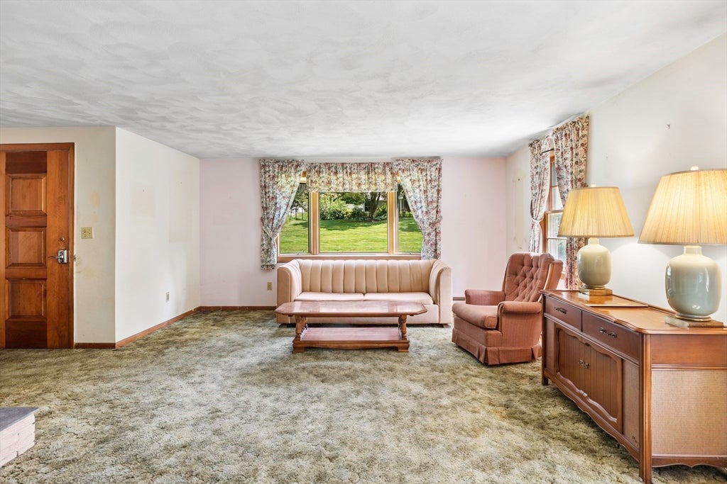 20 S Sycamore Knls, South Hadley, MA Photo #8