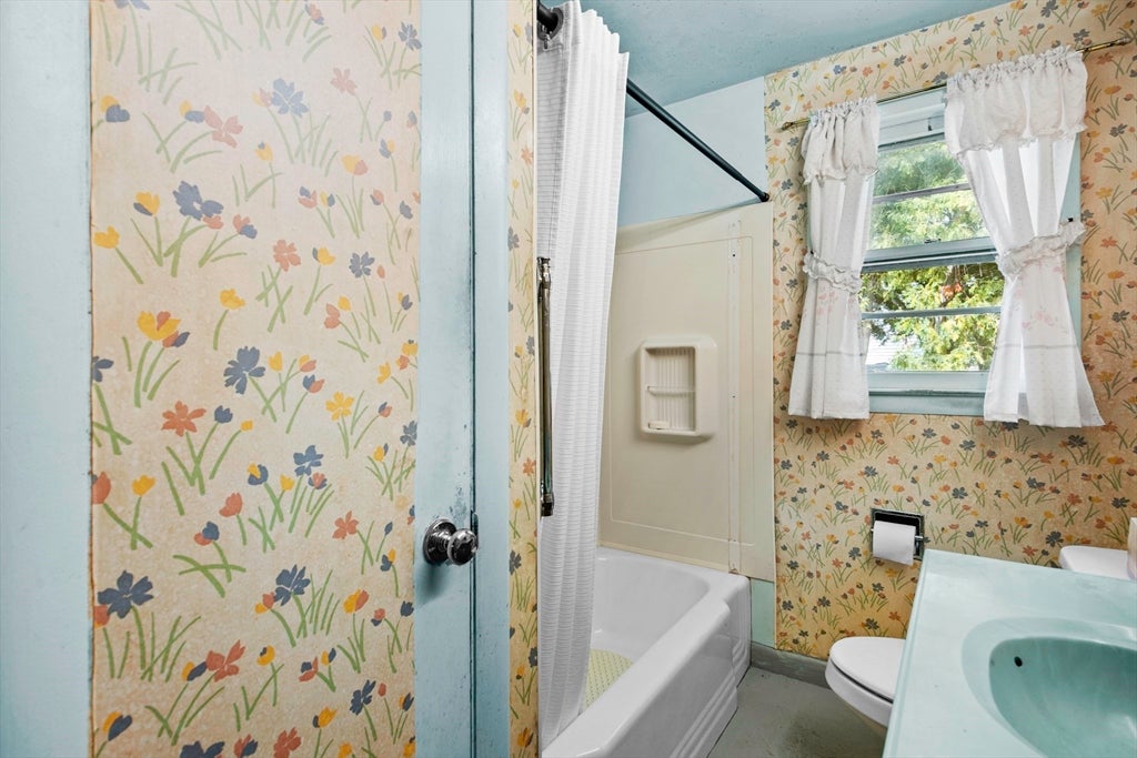 20 S Sycamore Knls, South Hadley, MA Photo #19