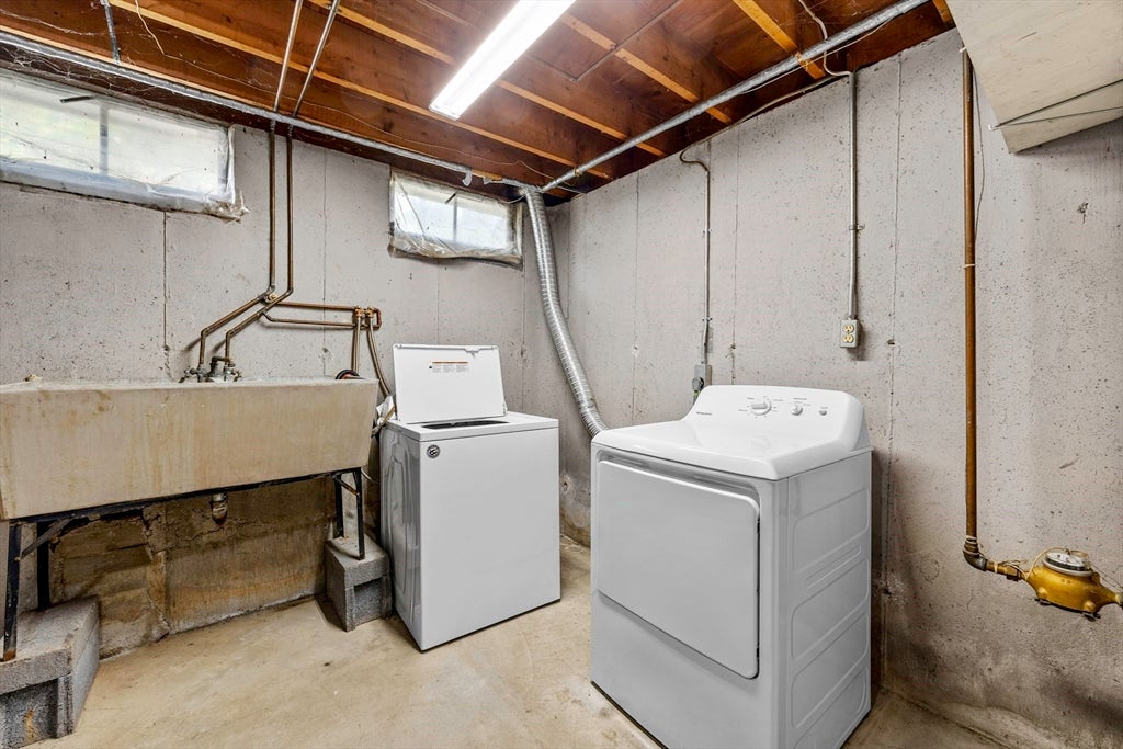 20 S Sycamore Knls, South Hadley, MA Photo #28