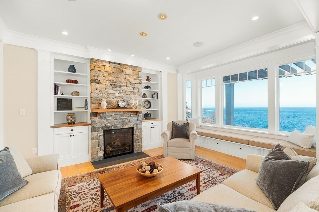 73 Phillips Ave