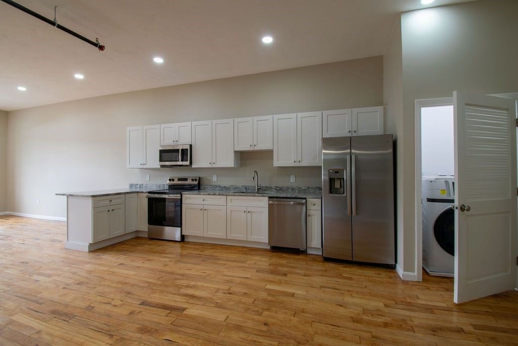 Click for 639 Main St #308, Fitchburg, MA slideshow