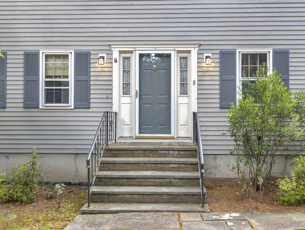 8 Essex Street